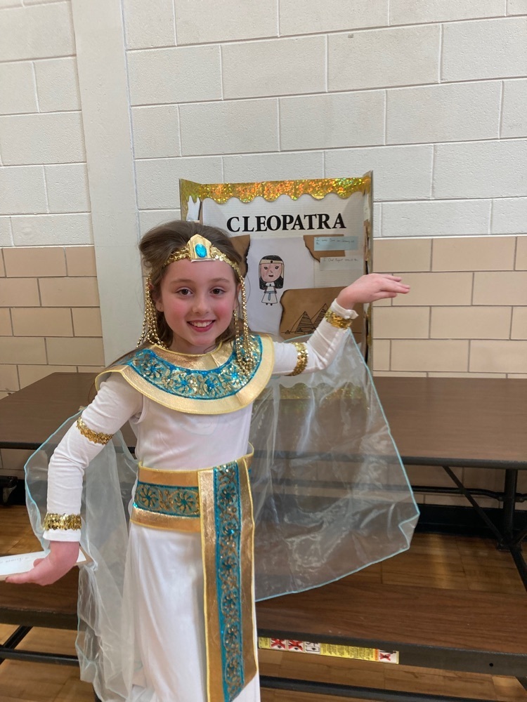 child dressed up a cleopatra 
