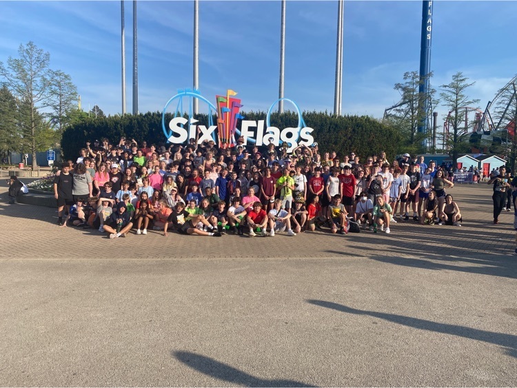 8th graders at Six Flags